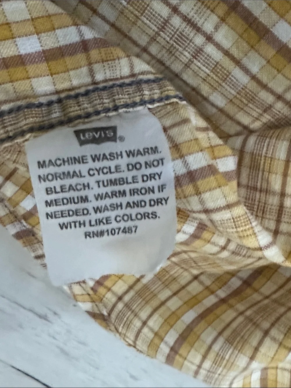 Vintage 90s Levi's Men's Yellow Plaid Short-Sleeve Button-Down Shirt large